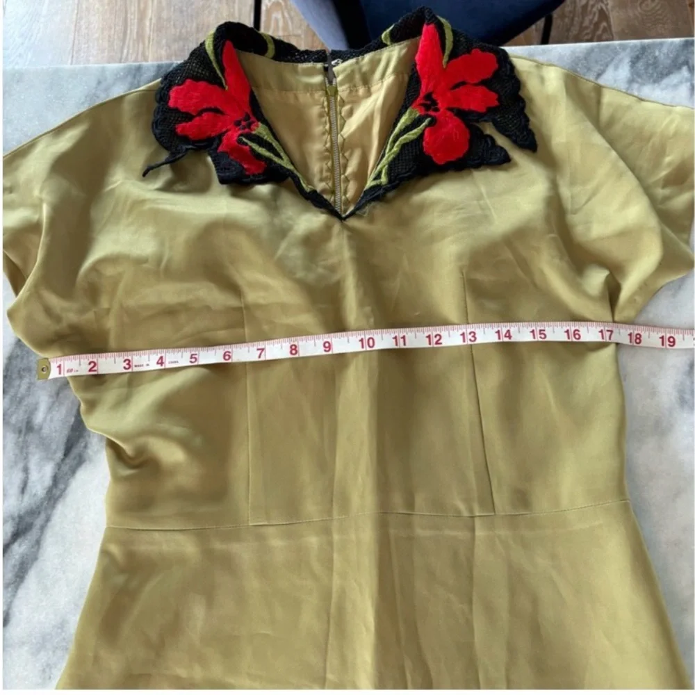 Elegant Olive Green Midi Dress with Red Floral Accents - Picture 5 of 6